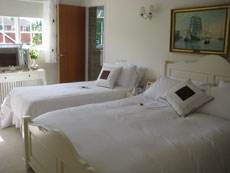 The Garth Bedroom Photo 2